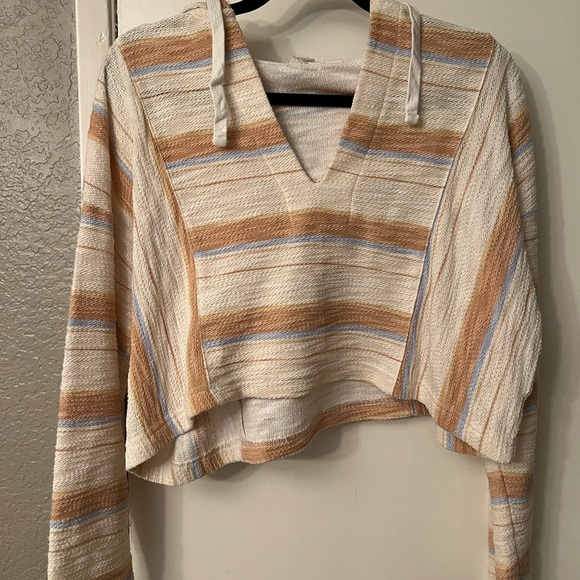 Cropped Roxy Hoodie - Picture 4 of 4